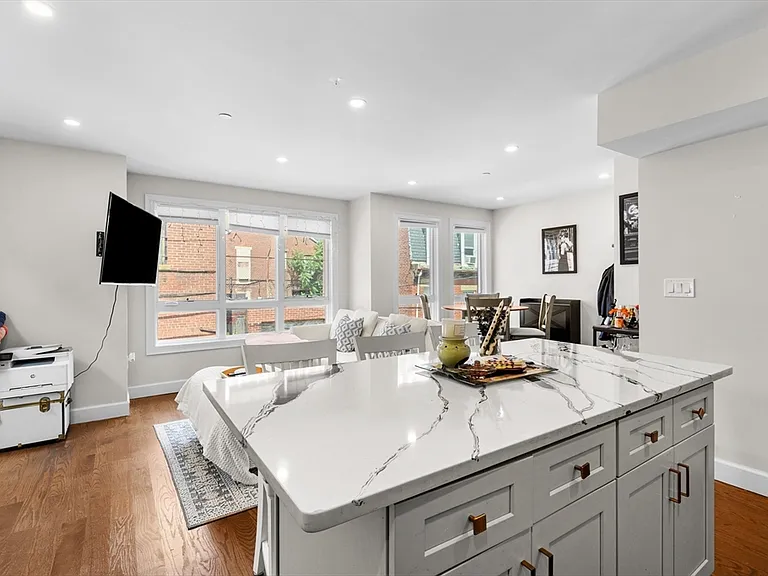 303 Silver St #1 — Photo 1