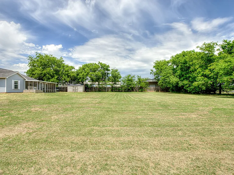 6151 Wooster St — Photo 31