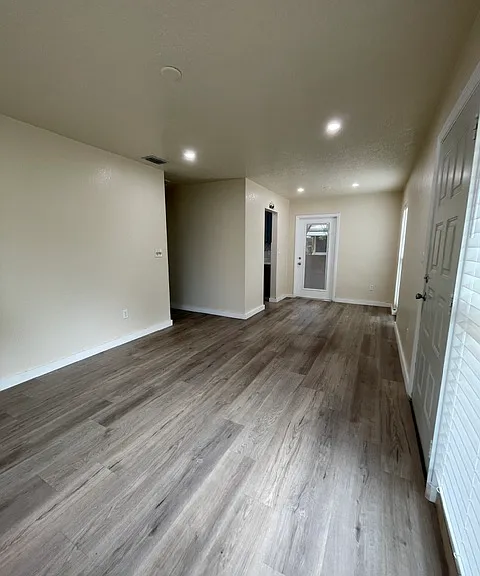 854 Chippendale St — Photo 13