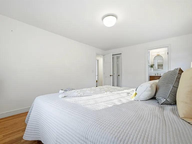 8 Phinney Rd — Photo 23