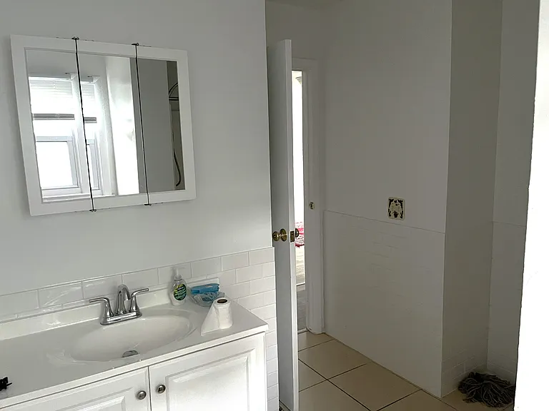 65 Lee St #1 — Photo 11