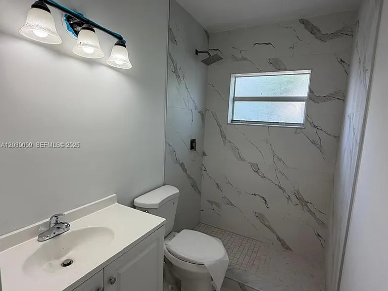 1226 NE 112th St #1226 — Photo 6