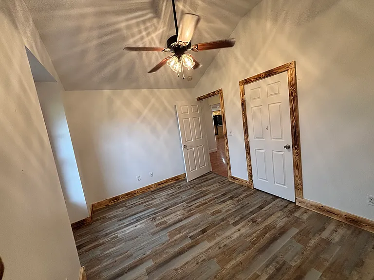 1549 Blaze Valley Rd — Photo 3