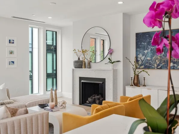 67 Church St #Penthouse 6, Boston, MA 02116