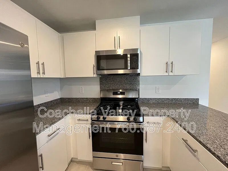 4 bed, 2.0 bath, 1692 sqft, $3,995 — Photo 3
