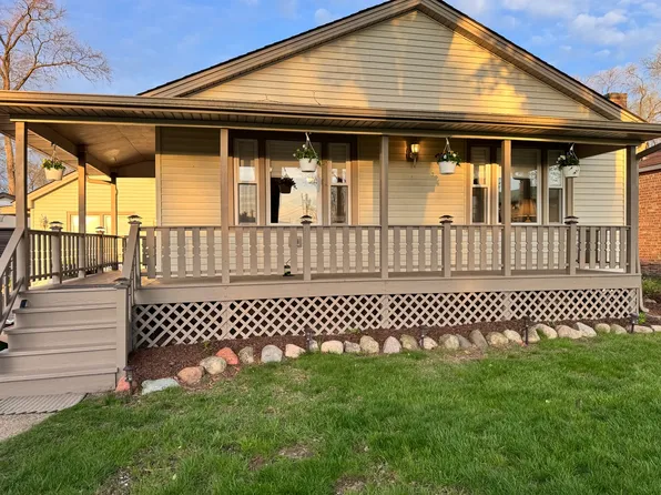 303 N Elmwood Ave, Wood Dale, IL 60191