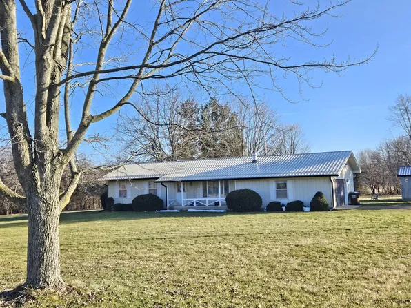 7475 Clinton Macon Rd, Clinton, MI 49236