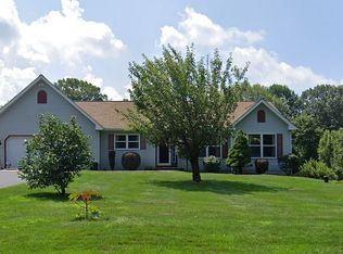 230 Sandhill Rd, Fleetwood, PA 19522