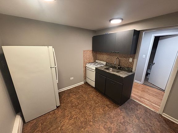 4th image of 2104 S 17th Ave #8