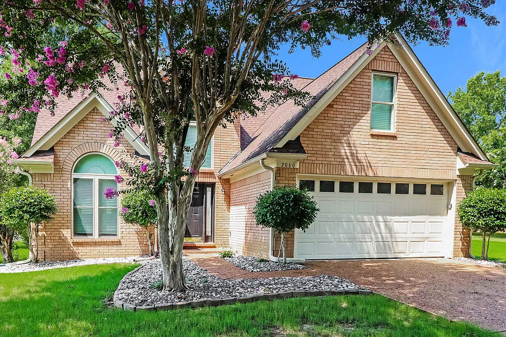 4 bed, 2.5 bath, 2109 sqft, $3,150 — Photo 4