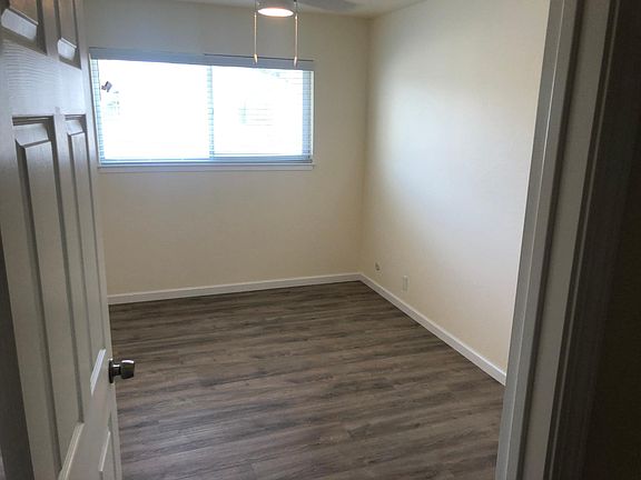 4th image of 126 Cypress St #4