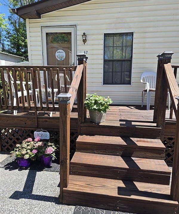 1st image of 57 Fieldstone Dr