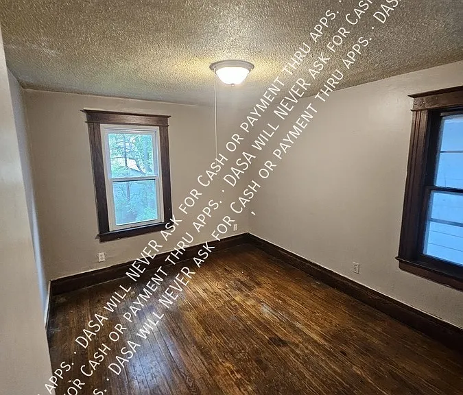 420 Rosewood Ter — Photo 11