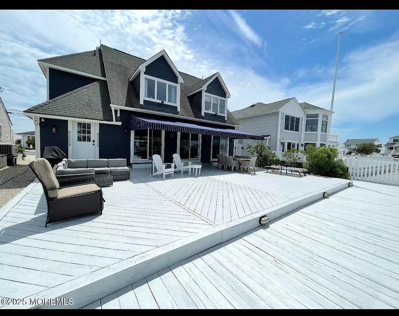 4 bed, 2050 sqft, $10,900 — Photo 1
