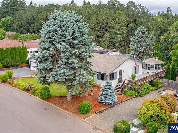 5th image of 1360 SW Laurelwood Dr