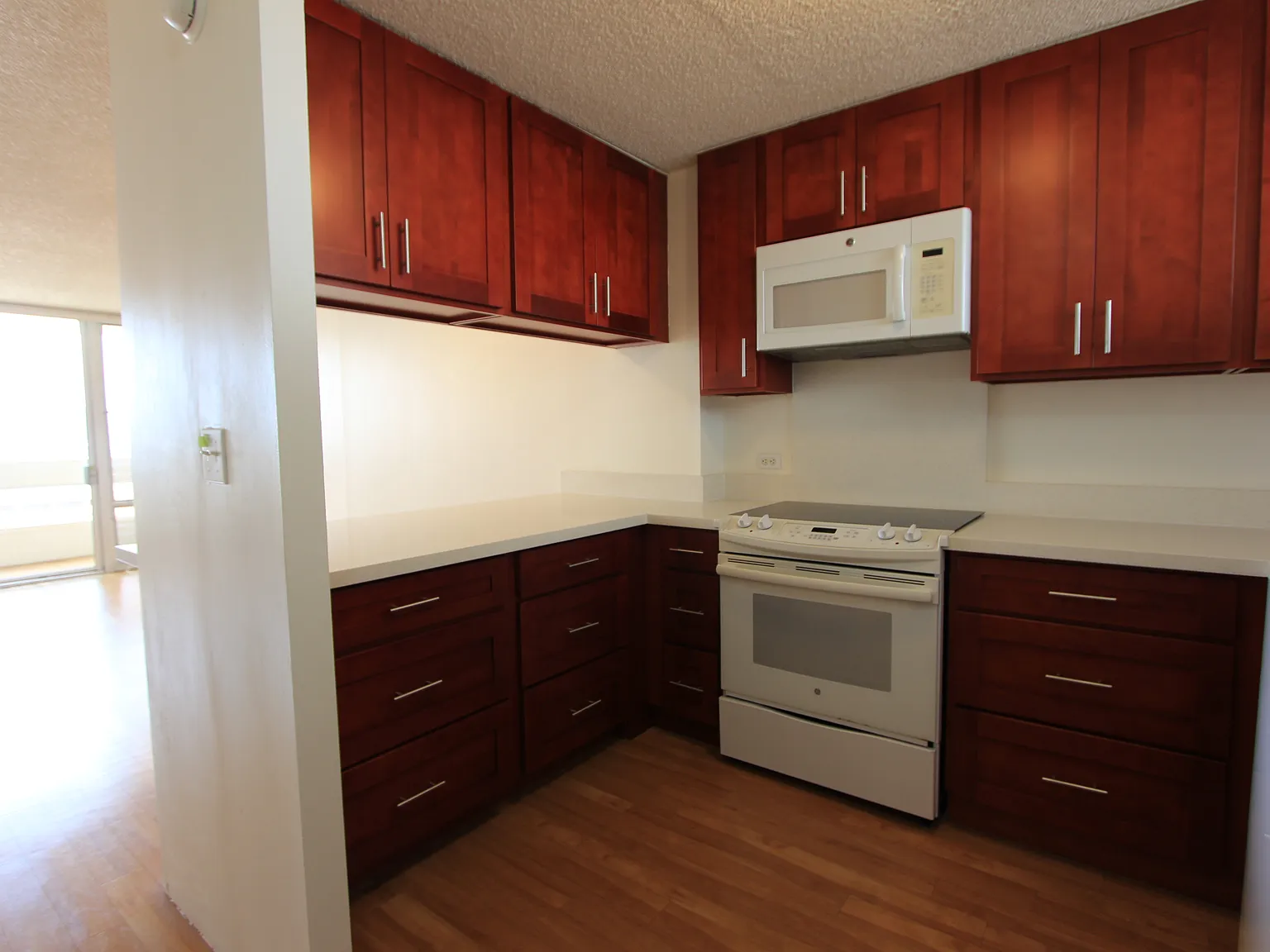 1 bed, 684 sqft, $2,600 — Photo 3