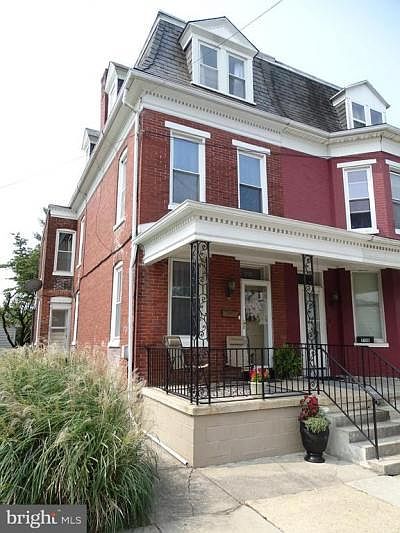 1st image of 710 Windsor St