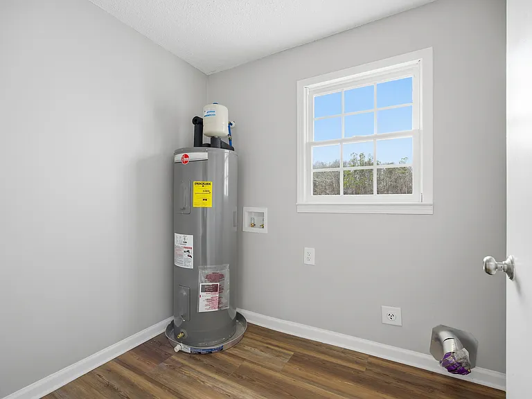 Laudry room with hook provided for Laundry Equipments