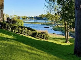 14 Shoalpoint Ln, Riverside, CT 06878