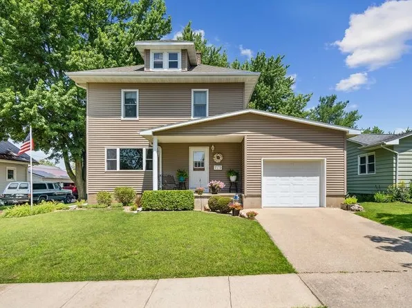 710 5th Ave SE, Dyersville, IA 52040