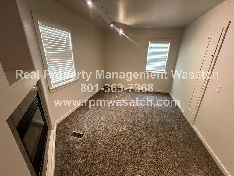 1105 S 700 E — Photo 20