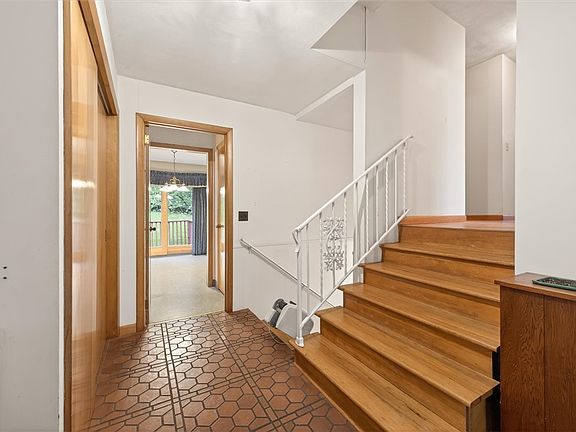 4th image of 70 William St