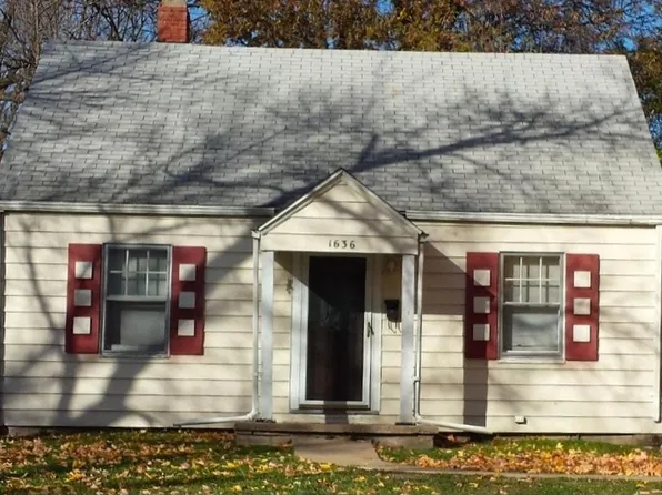 1636 E Moore St, Decatur, IL 62521