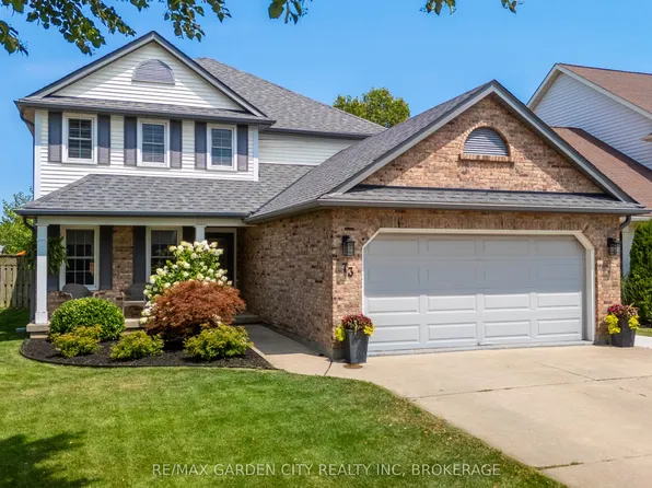 73 W Farmington Dr, Saint Catharines, ON L2S 3G1
