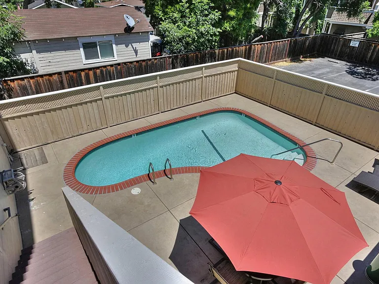 570 University Ave #21 — Photo 13