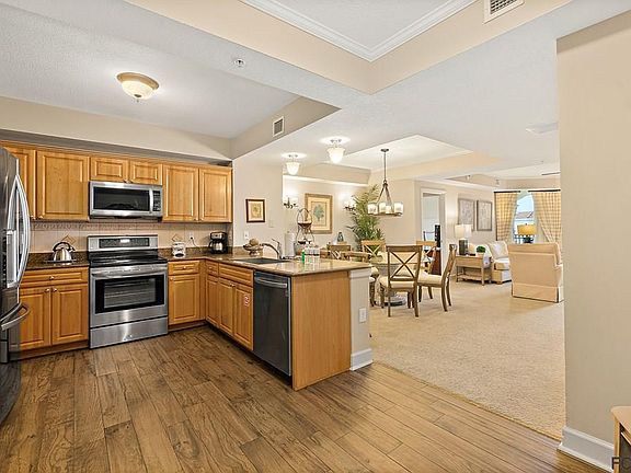 3rd image of 200 Ocean Crest Dr APT 1006