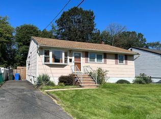 17 Paris Ln, Avenel, NJ 07001