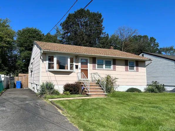 17 Paris Ln, Avenel, NJ 07001