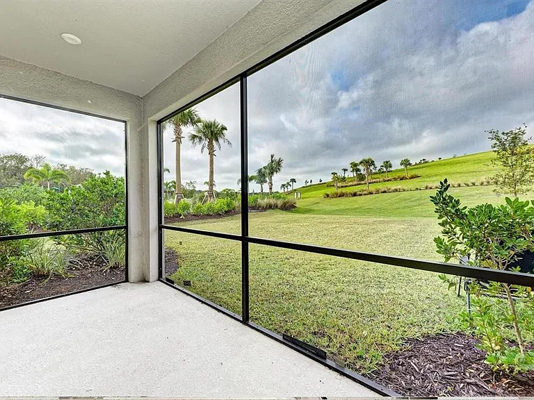 5564 Summit Gln — Photo 30