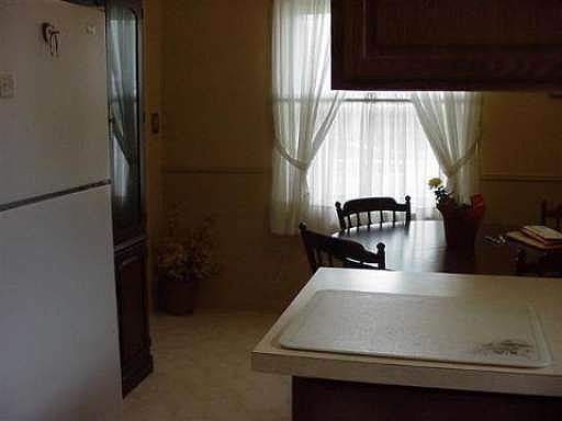 4th image of 23037 Recreation St
