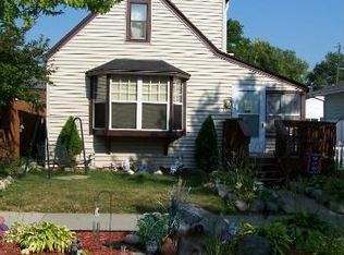 330 Osceola Ave S, Saint Paul, MN 55102
