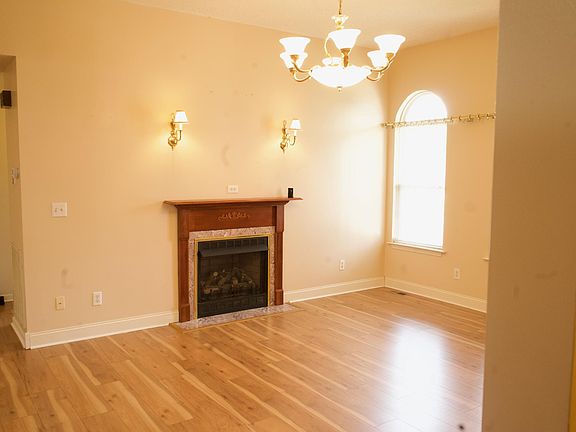 3rd image of 1104 Harvest Glen Dr NW