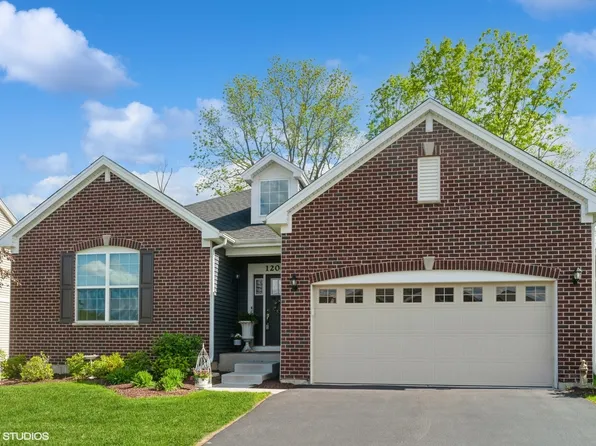 1200 Ardmoor Dr, Crystal Lake, IL 60012