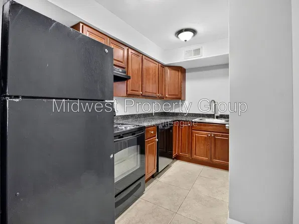 Parkwood Apartments, 2501 S Big Bend Blvd APT 5, Maplewood, MO 63143