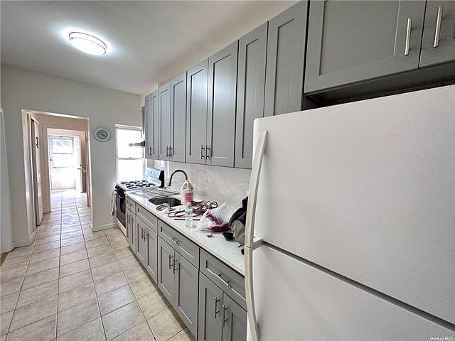 1st image of 8512 91st Ave