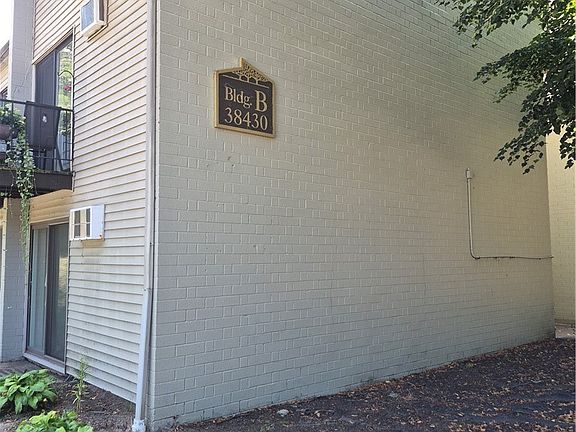 2nd image of 38430 N Lane Rd #B-209