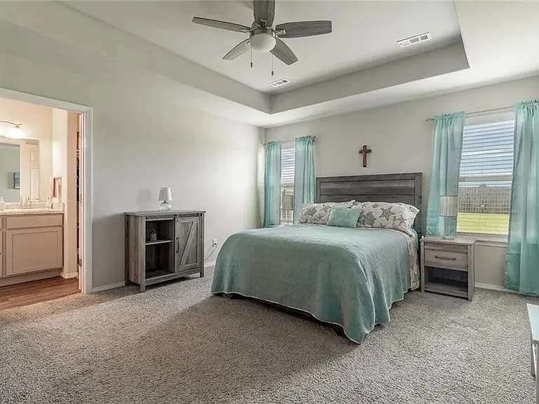 636 Woodcreek Loop — Photo 9