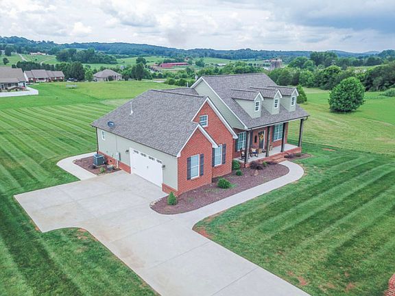 3rd image of 105 Shannadoah Ln