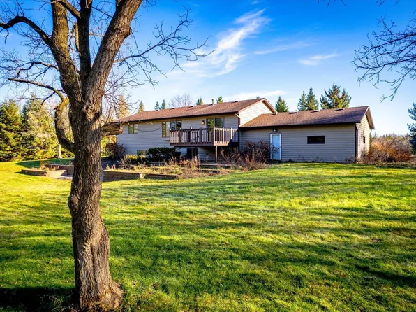 1062 Tanney Ln, Hudson, WI 54016