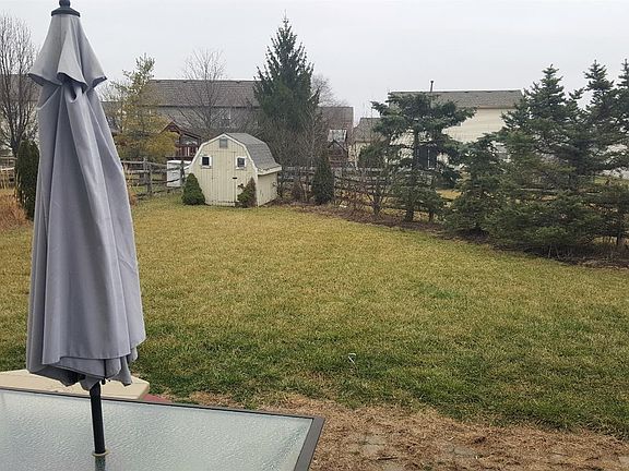 3rd image of 5720 Stone Trace Dr