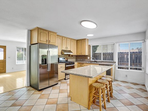 5th image of 777 Woodrow Ave