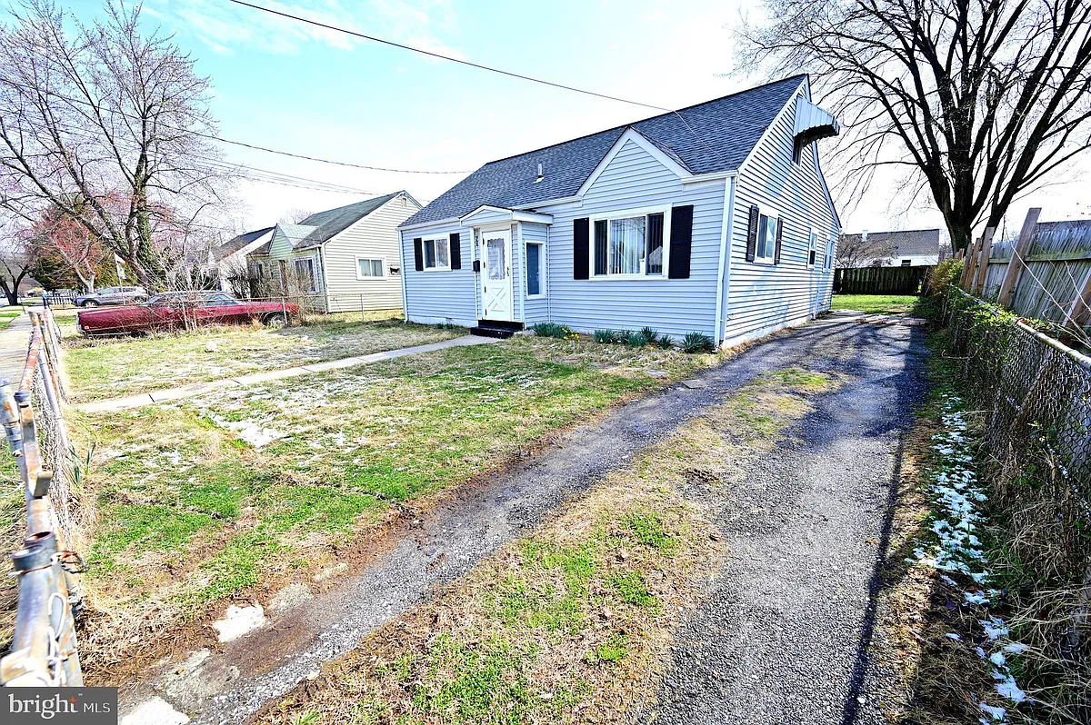 Building Photo - 2610 Lakehurst Ave
