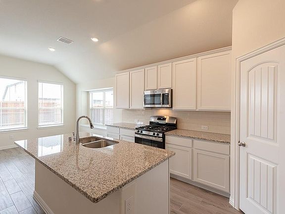 4th image of 6114 Heron Dr