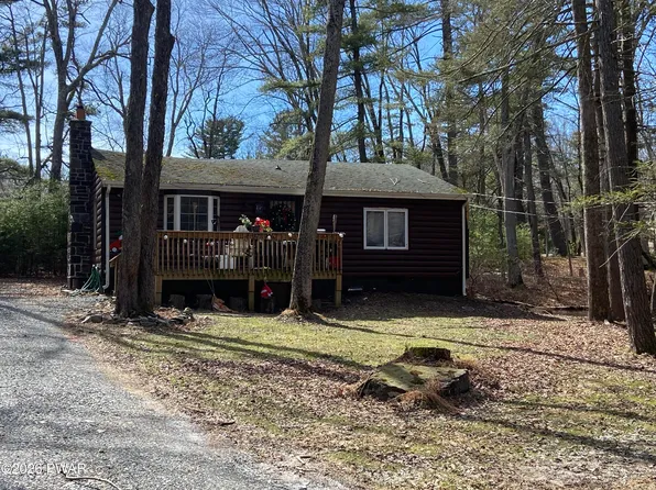 107 Brigitte Ct, Dingmans Ferry, PA 18328