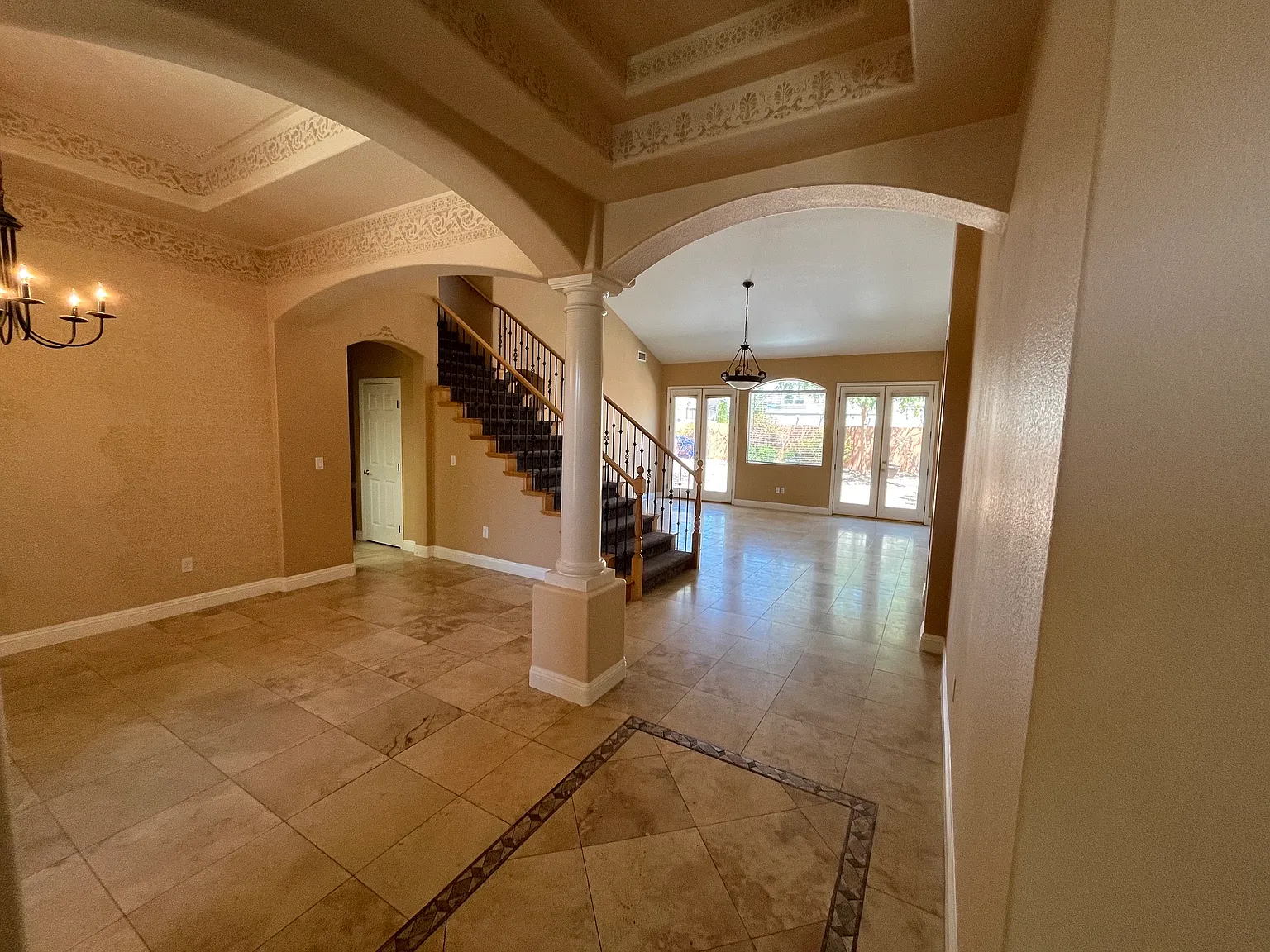 4 bed, 3188 sqft, $3,950 — Photo 3