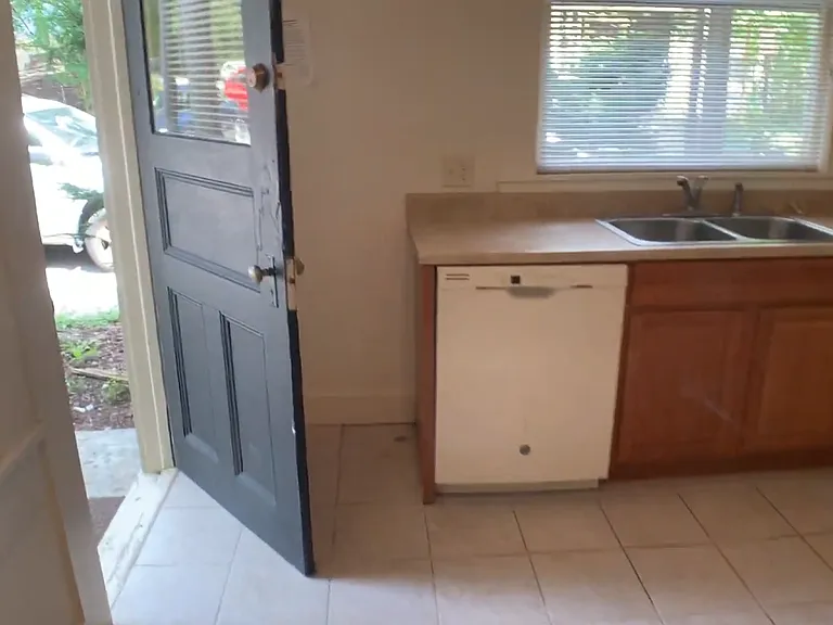 102 Highland Pl #2 — Photo 11